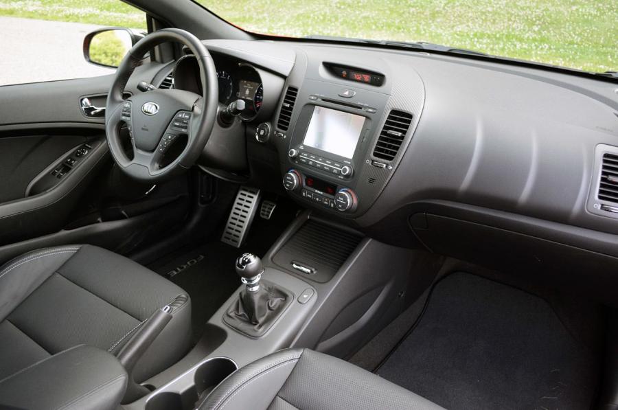  Kia Forte Koup SX 2014 года  (фото 24 из 36)